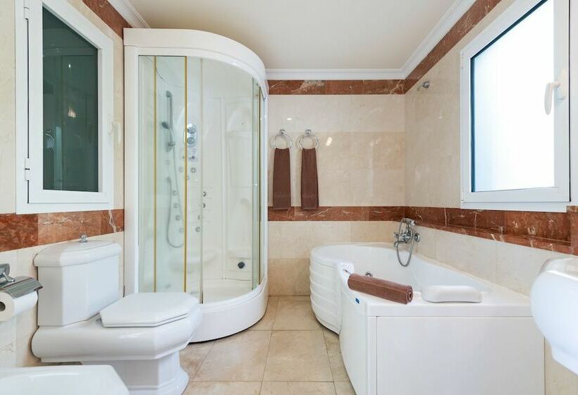 Полулюкс, Holiday Club Playa Amadores