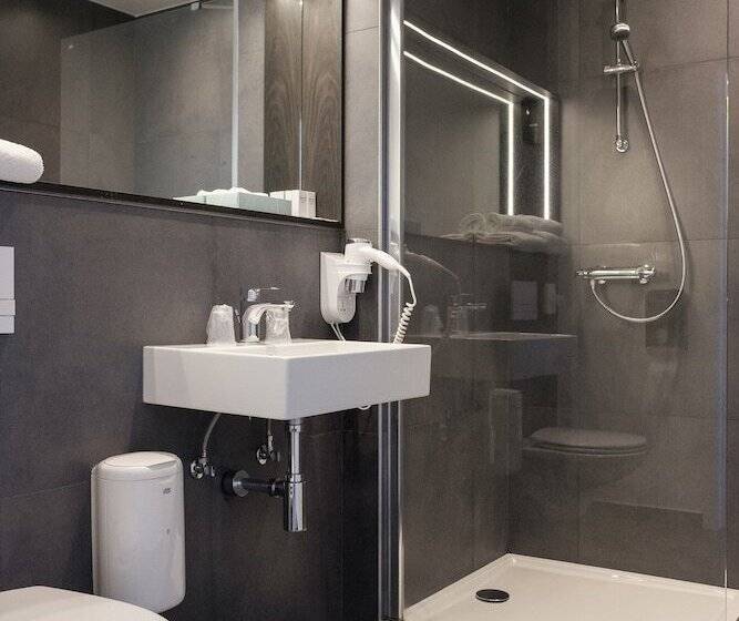 Standard Triple Room, Elisabeth