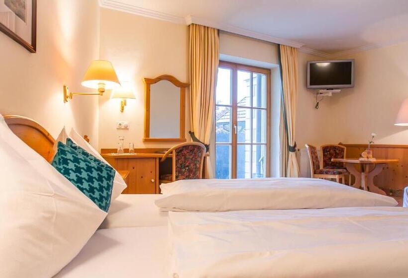 家庭间, Landhotel Drei Eichen