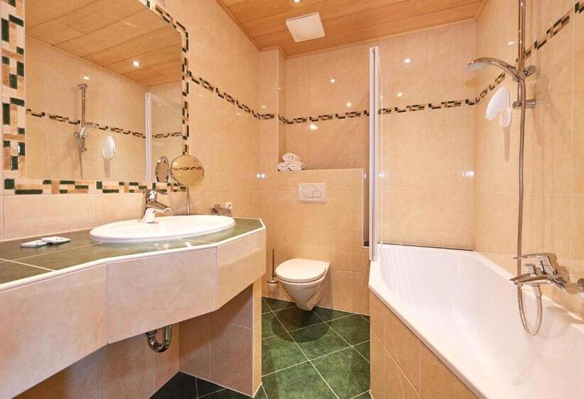 Семейный Номер, Jagdhof