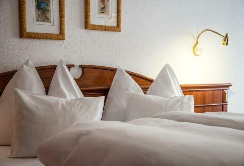 Habitación Estándar, Kristall