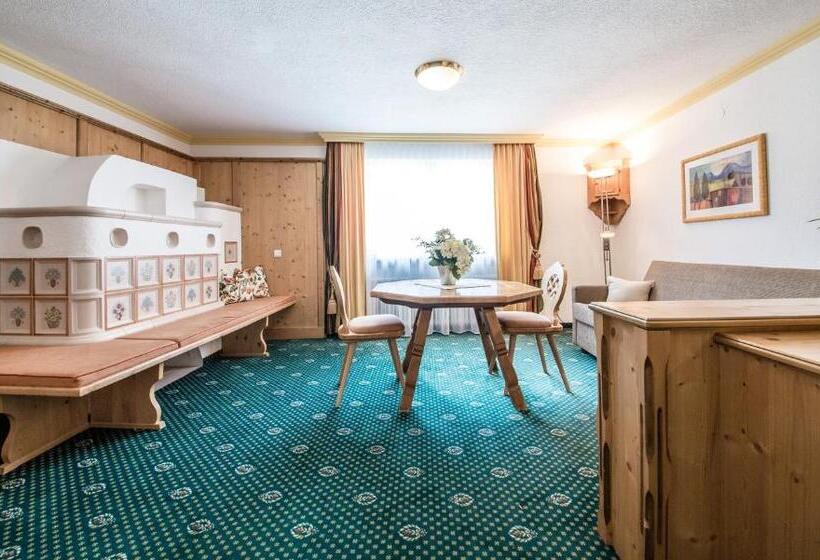 Family Suite, Kristall