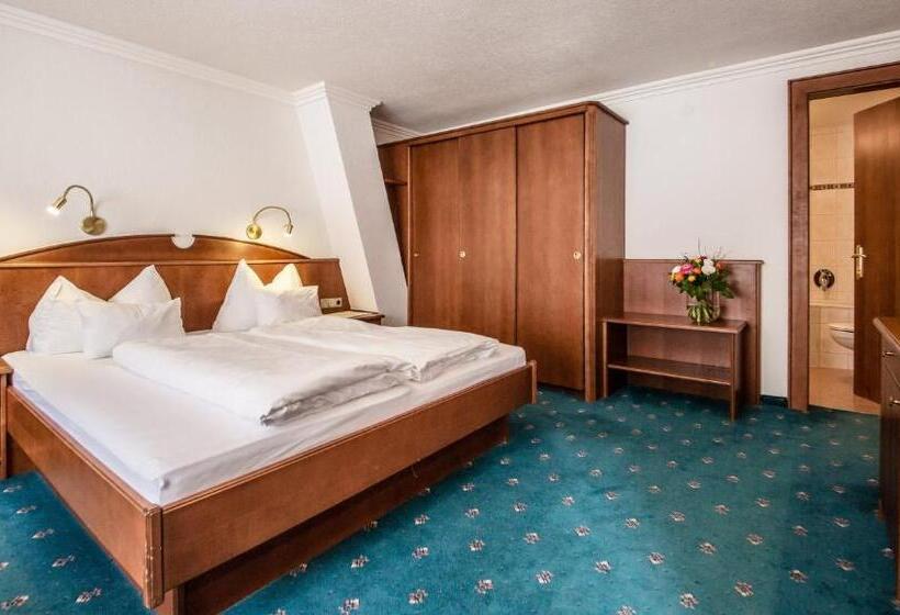 Habitación Estándar, Kristall