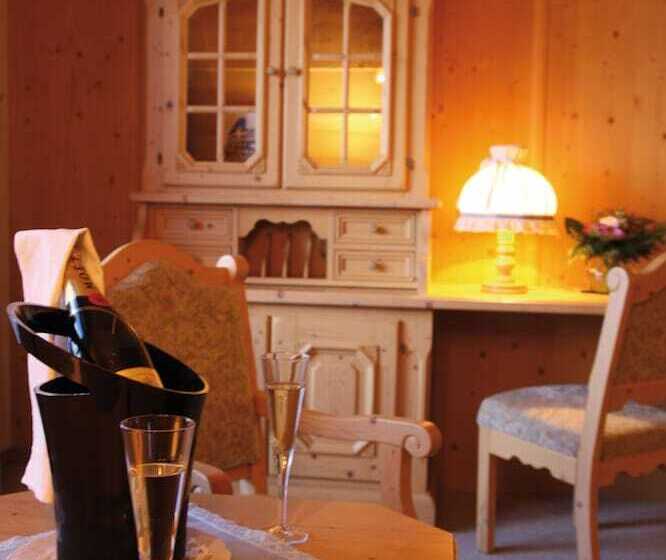 اتاق استاندارد با بالکن, Omesberg