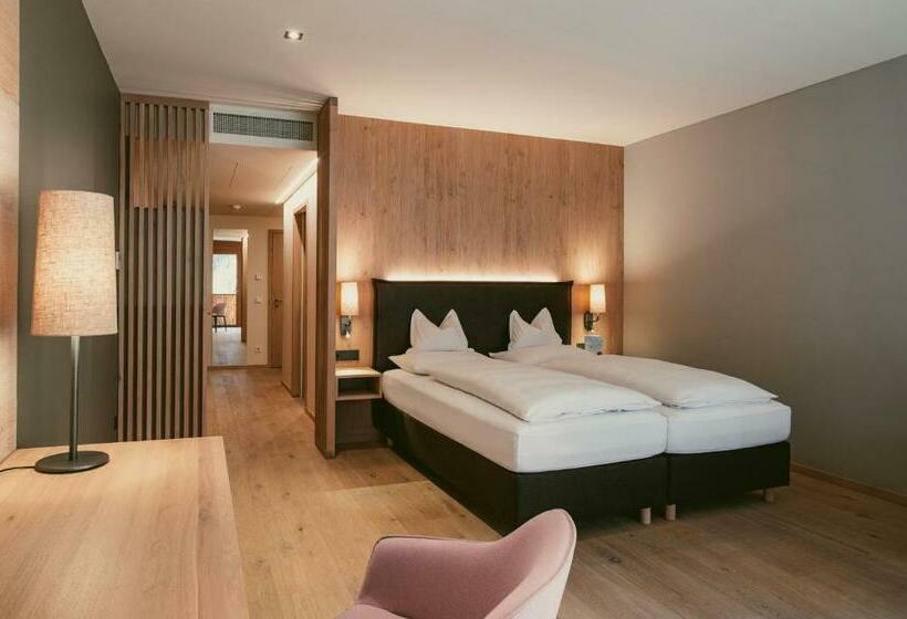 Полулюкс, Traube Braz Alpen Spa Golf