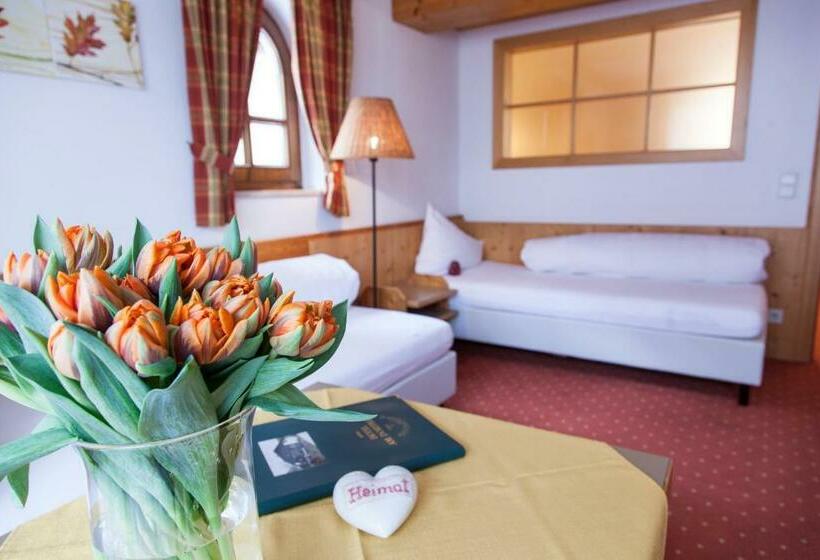 Люкс с Балконом, Am Dorfplatz Suites  Adults Only