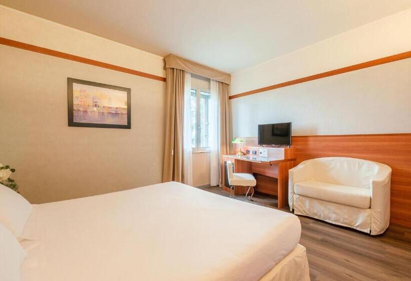 اتاق خانوادگی, Shg Hotel Bologna