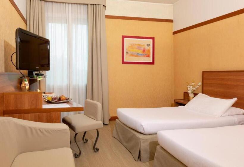 اتاق خانوادگی, Shg Hotel Bologna