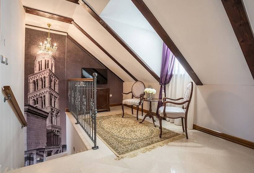 디럭스 스위트, Splendida Palace