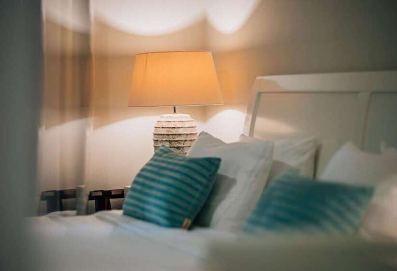 Escritório Estándar, The Bellafonte   Luxury Oceanfront