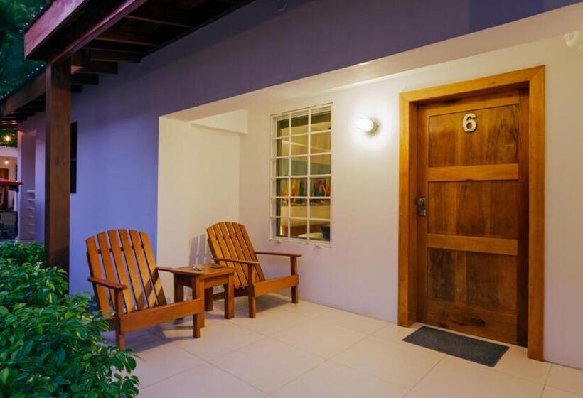 Номер Стандарт, Weezie S Ocean Front Hotel And Garden Cottages