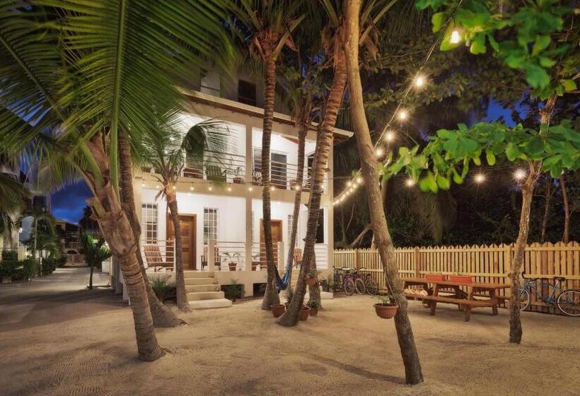 스탠다드 룸, Weezie S Ocean Front Hotel And Garden Cottages