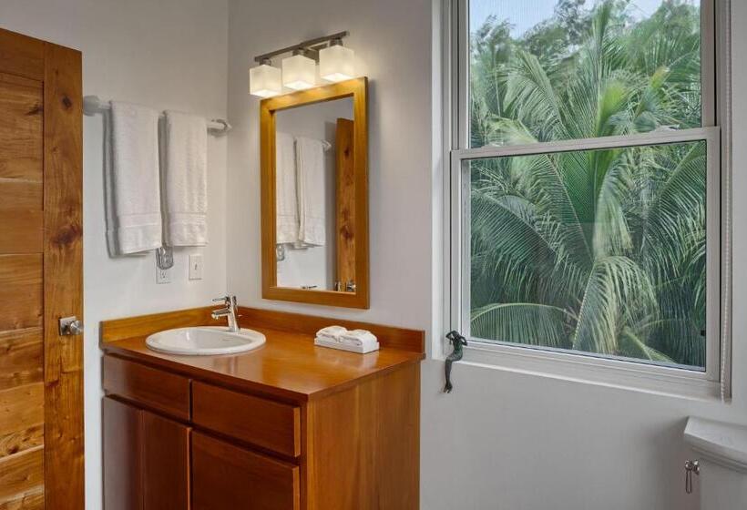 스탠다드 룸, Weezie S Ocean Front Hotel And Garden Cottages