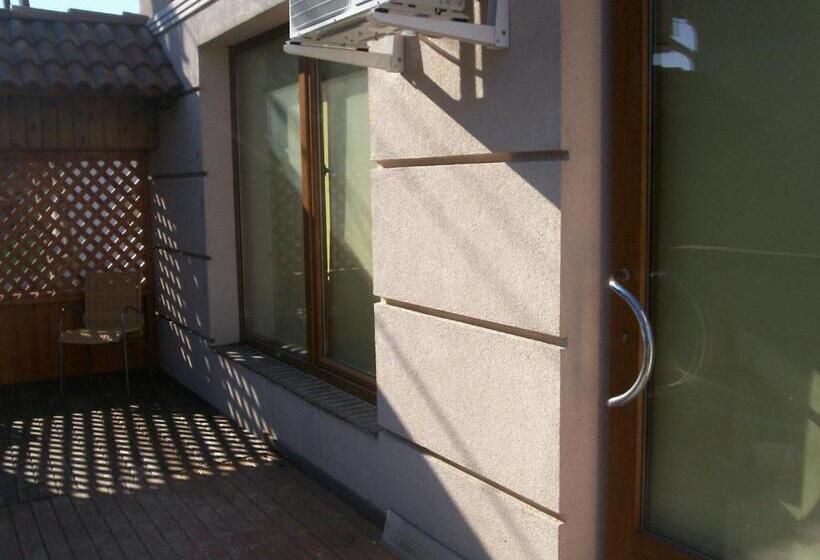 شقة غرفتين, Abszolút Hotel és Panzió