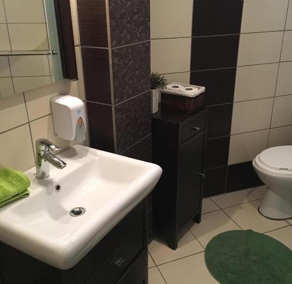 Апартаменты 2 Спальни, Abszolút Hotel és Panzió