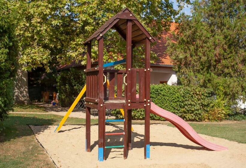 Номер Стандарт, Platán
