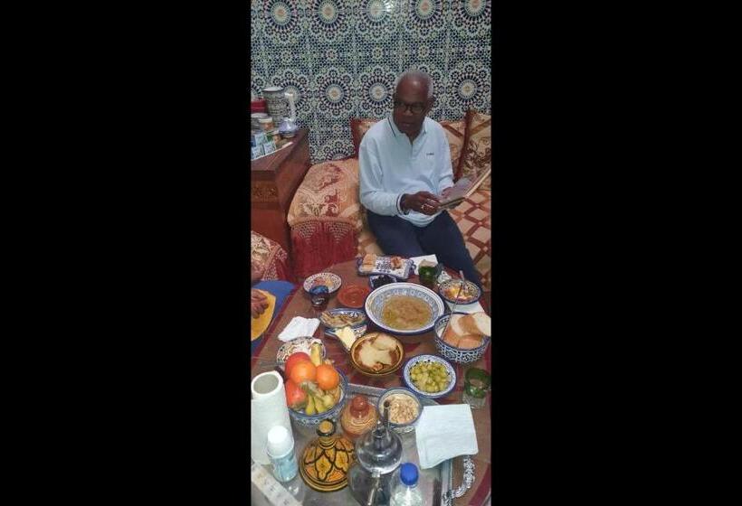 اتاق لوکس سه تخته, Hostel Rcif