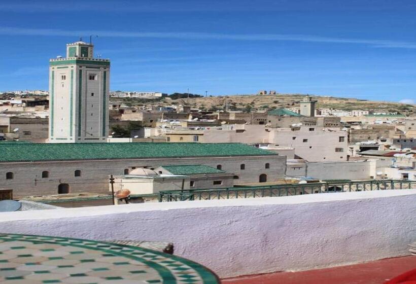 اتاق استاندارد سه نفره, Hostel Rcif