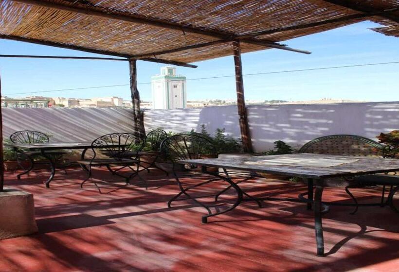 اتاق لوکس, Hostel Rcif