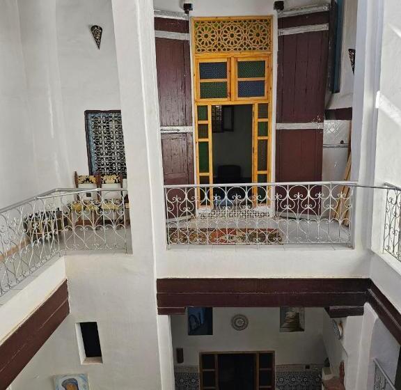 اتاق استاندارد سه نفره, Hostel Rcif