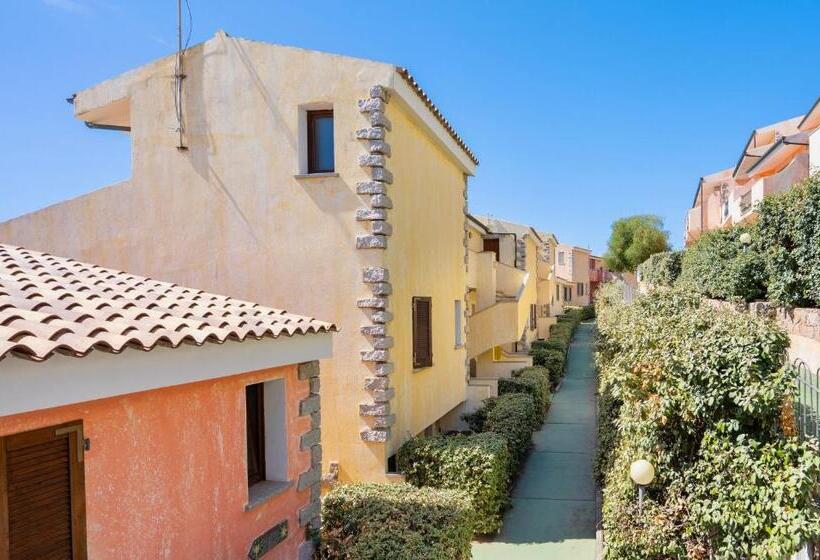 آپارتمان 1 خوابه, Residence With Swimming  Pool In Badesi