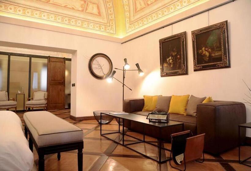 스위트, Al Palazzetto