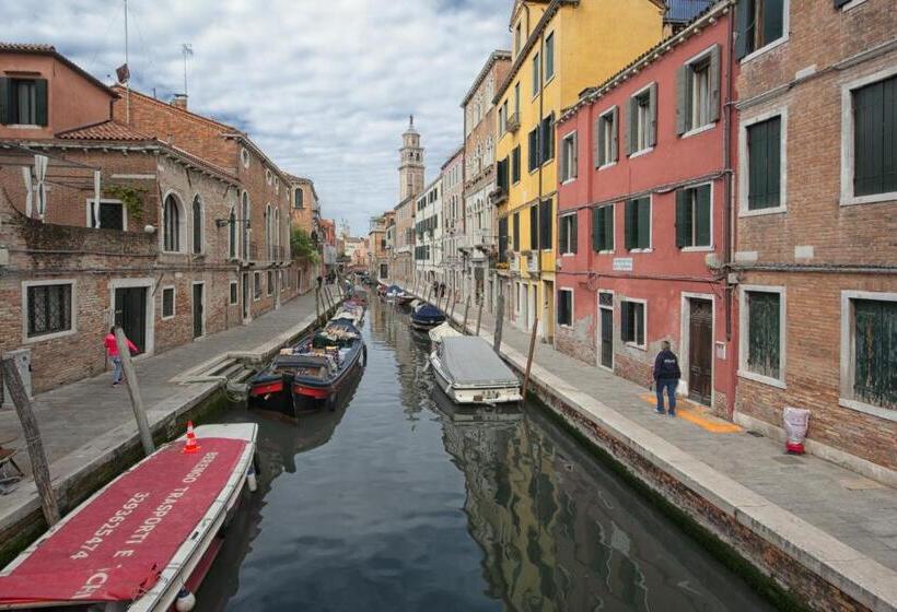 Standard Single Room Shared Bathroom, San Giacomo Venezia