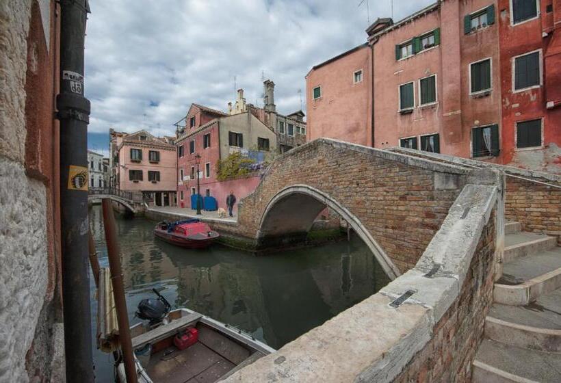 Standard Single Room Shared Bathroom, San Giacomo Venezia