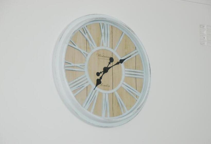 جناح ديلوكس سرير كينج, Calder Motel