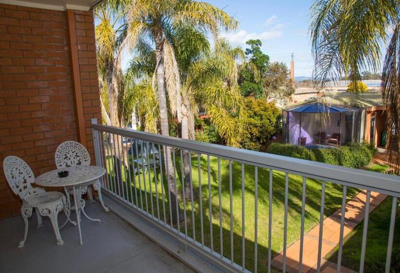 اتاق خانوادگی, Crystal Fountain Motel Albury