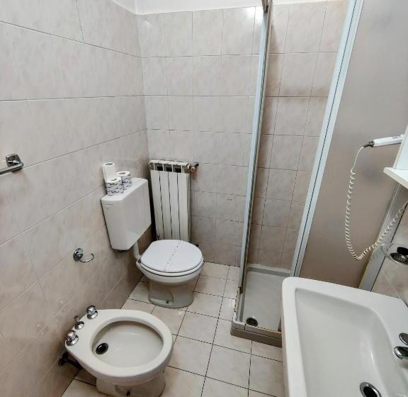 Номер Стандарт Трехместный, Albergo Baffo