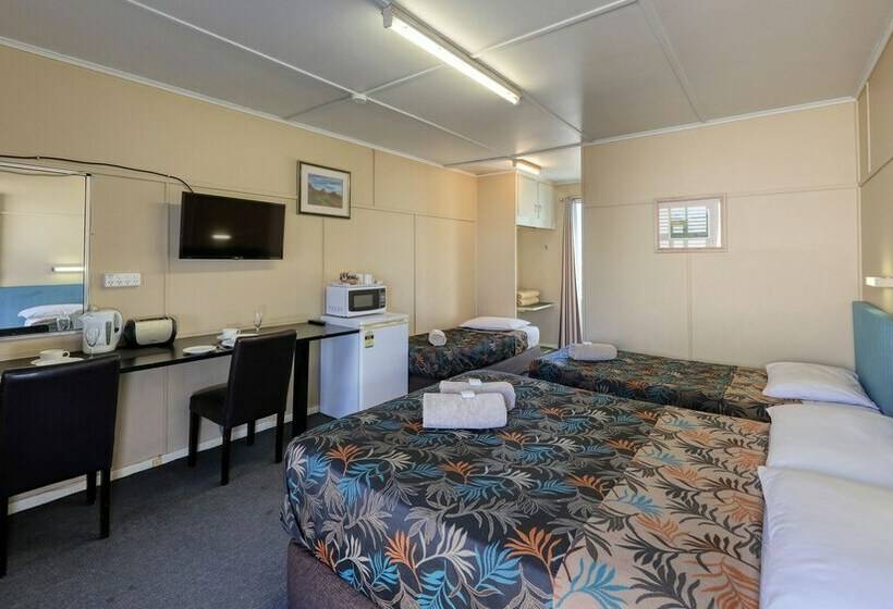 Quarto Triplo Estandar, Matilda Motel