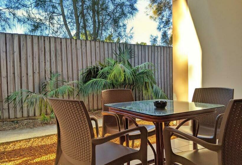스탠다드 룸 킹사이즈 침대, Novena Palms Motel