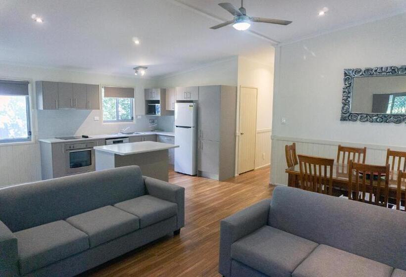 Вилла Deluxe 3 Спальни, Fingal Bay Holiday Park