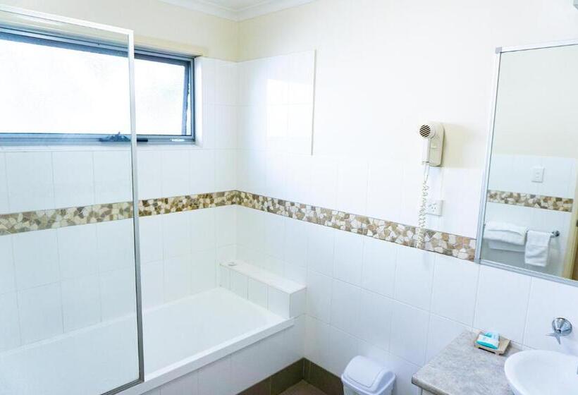 Вилла Deluxe 3 Спальни, Fingal Bay Holiday Park