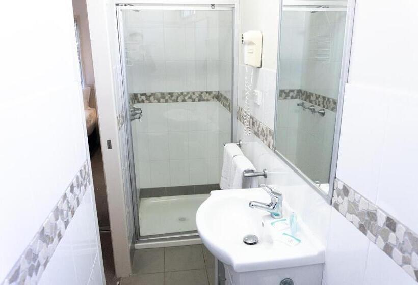 Вилла Deluxe 3 Спальни, Fingal Bay Holiday Park