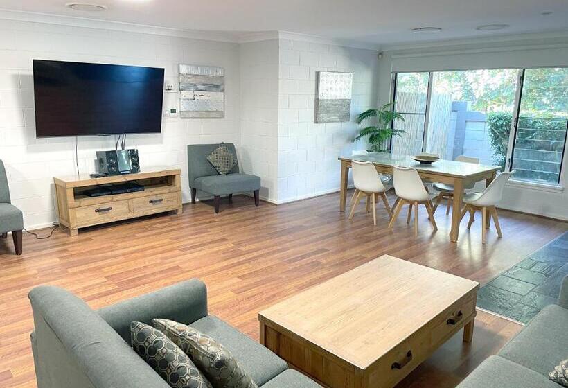 Дом 3 Спальни, Fingal Bay Holiday Park