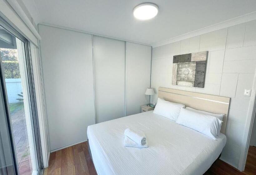 Дом 3 Спальни, Fingal Bay Holiday Park