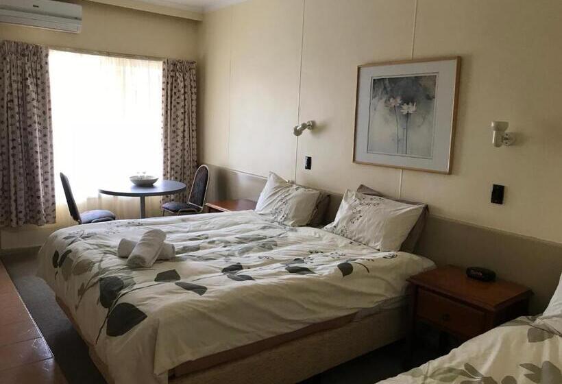 Номер Комфорт, Woodmans Hill Motel