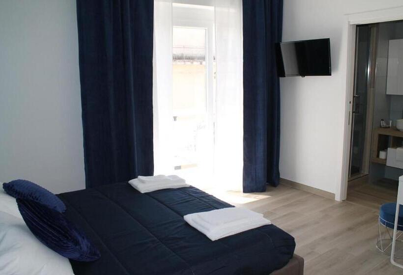 غرفة قياسية مزوَّدة بشُرفة, Ilary Rooms 2.0