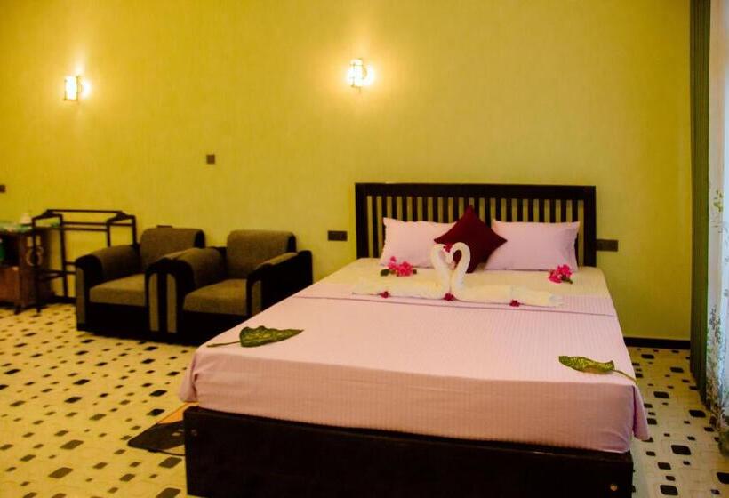 Номер Стандарт Вид на Озеро, My Resort Yala