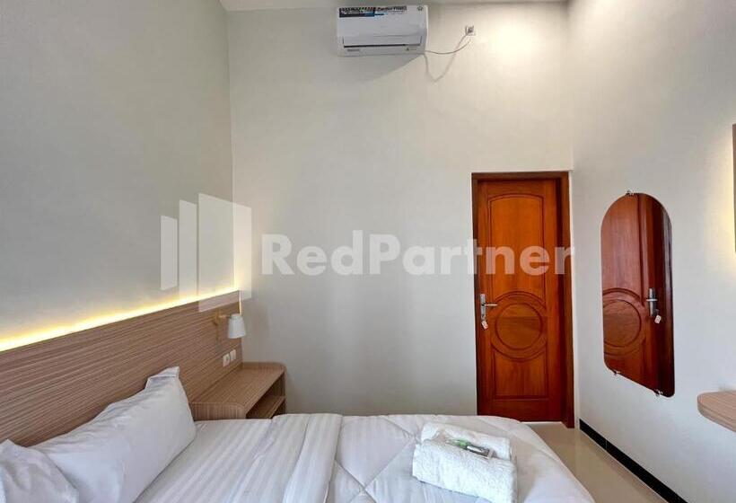 高级大房间, Jenggo Riverside Mitra Reddoorz Near Kampung Inggris Pare