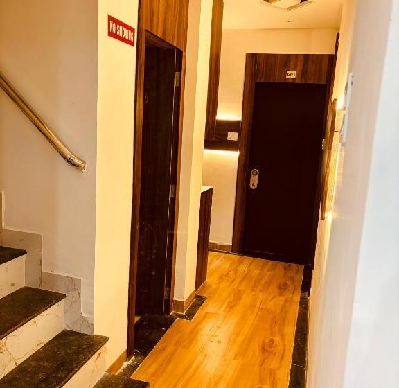 Трехместный Номер Deluxe, Airport Hotel Relax Inn