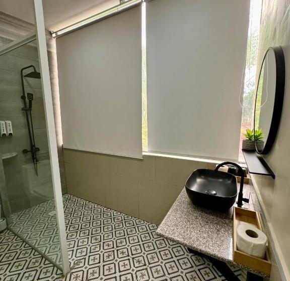 اتاق استاندارد چهار تخته, Florencia S Inn