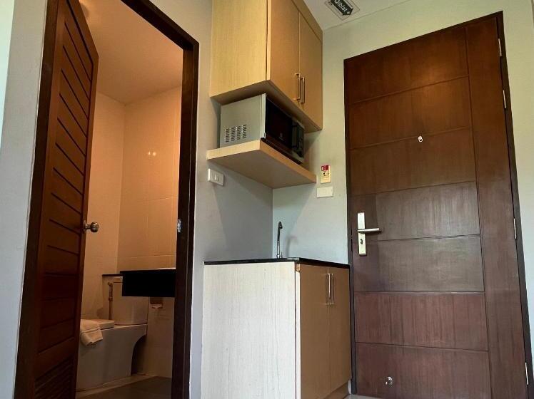Номер Стандарт с Балконом, Hidayah Condotel,ao Nang, Krabi