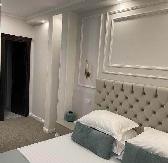 اتاق سوپریور با تخت بزرگ, La Strada The Villa