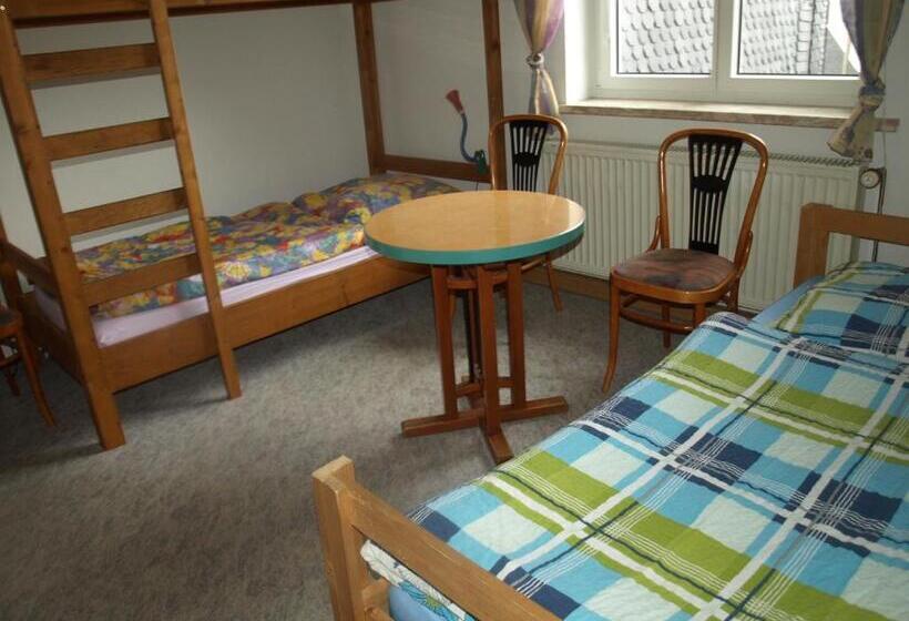 חדר סטנדרט חדר אמבטיה משותף, Monteurzimmer Alte Schule Heberndorf 1