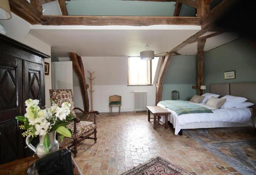 Номер Стандарт Трехместный, Le Petit Serrant   Maison D Hôtes D Exception