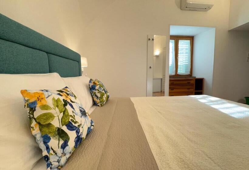 Номер Deluxe, Sara Luxury Rooms