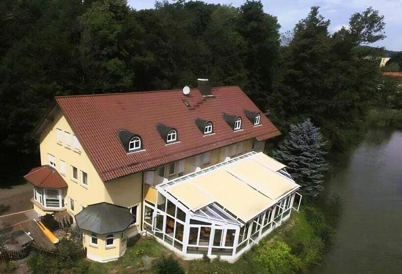 Номер Стандарт Вид на Сад, Al Gondoliere